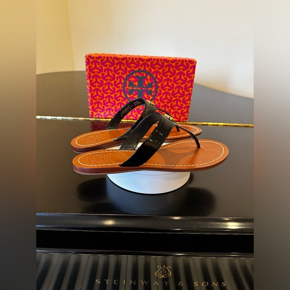 NWT Authentic Rare Luxury Minimalist Tory Burch Black Patent Cameron Thong - Picture 7 of 17